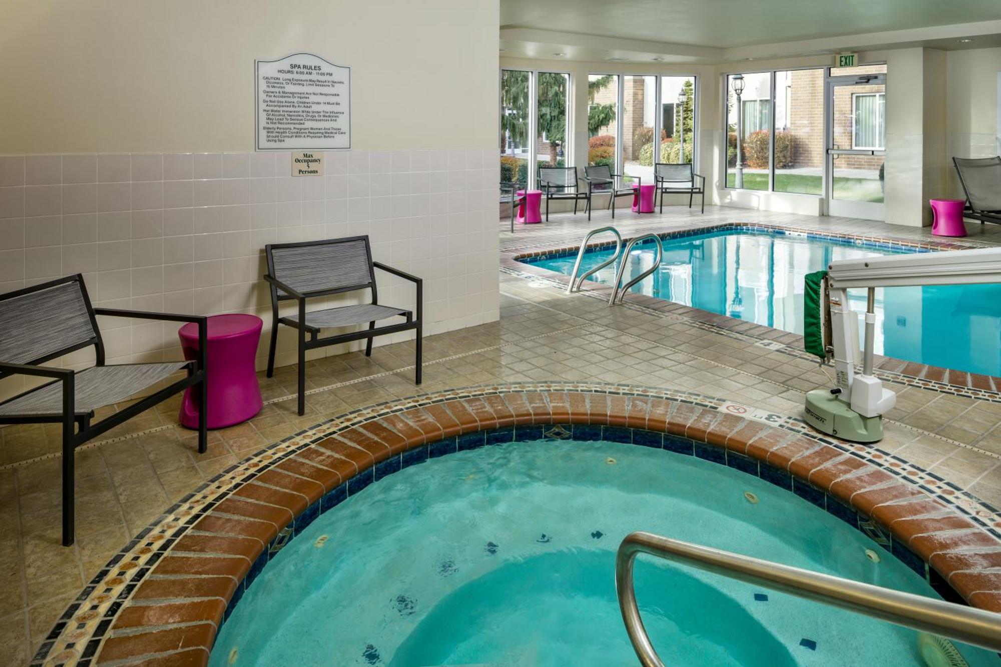 Hilton Garden Inn Tri-Cities/Кенневік Екстер'єр фото